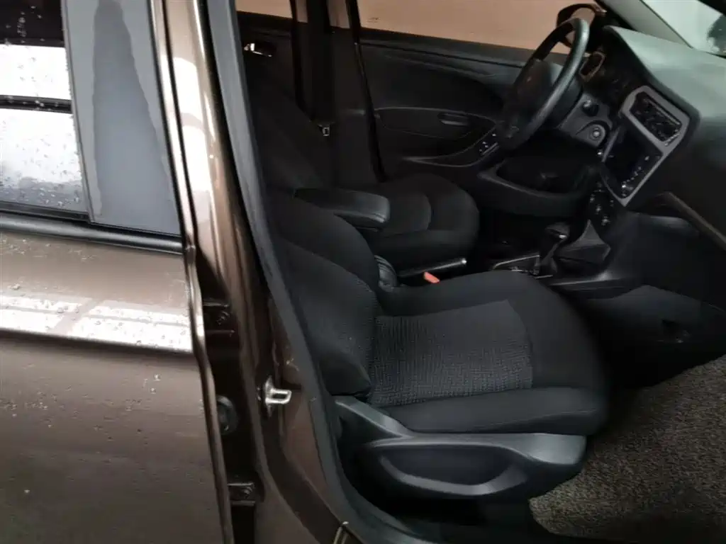 Peugeot 301 2016 1.6L Auto Comfort Edition фото 25