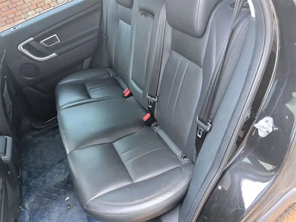 Land Rover Discovery Sport 2019 240PS SE Edition China VI фото 17