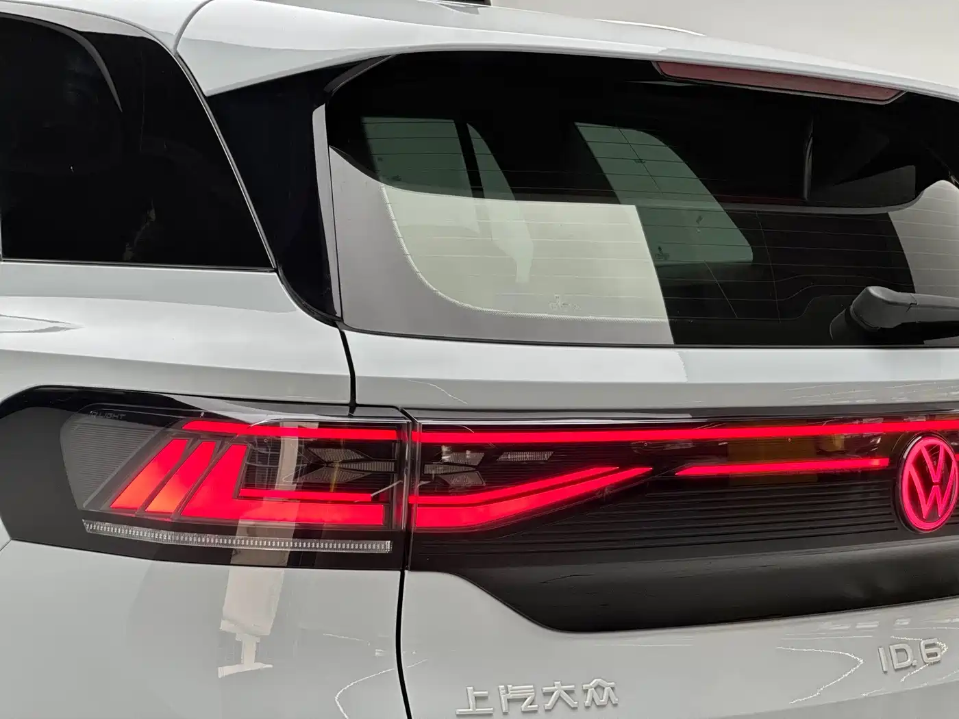 Volkswagen ID.6 X 2021 Pro Intelligent Long Range Edition фото 18
