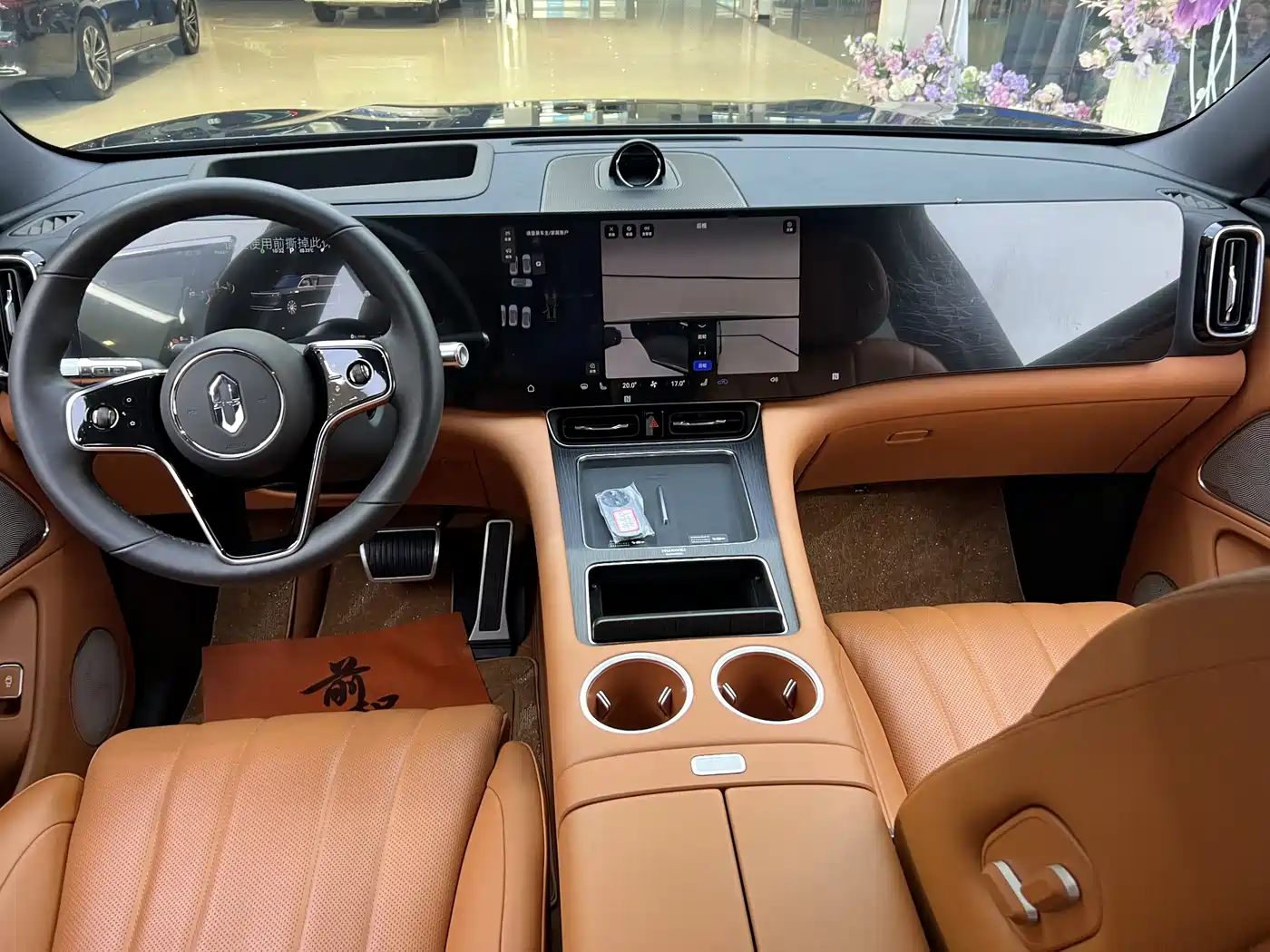 AITO Wenjie AITO M8 2025 Model Extended Range Max+ Edition 53.4kWh 6-Seater фото 5