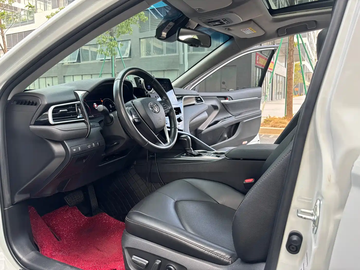 Toyota Camry 2023 2.5G Luxury Edition фото 11