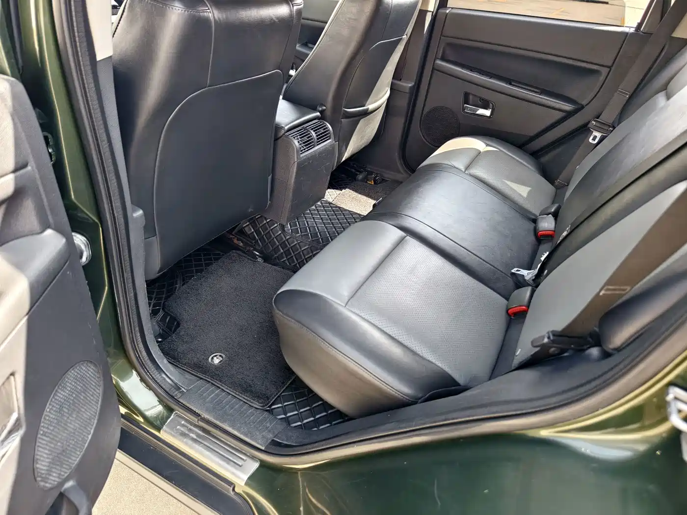 Jeep Grand Cherokee (Import) 2011 2010 3.7L