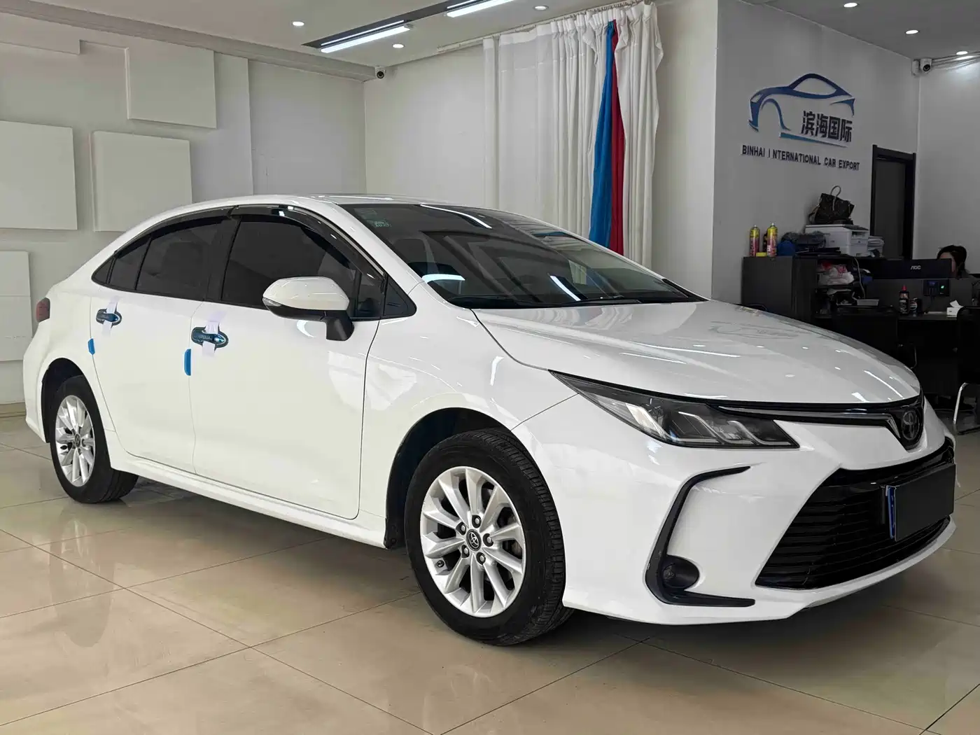 Toyota Corolla 2022 1.2T S-CVT Pioneer PLUS Edition фото 3