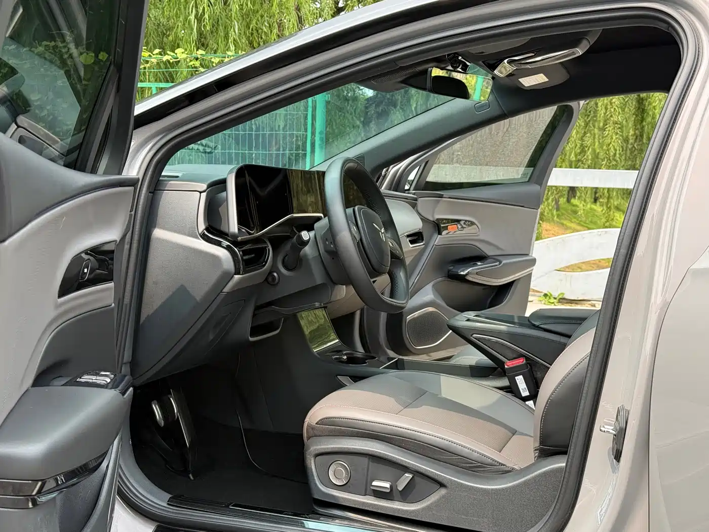 Hongqi EH7 2025 2025 690 Smart Selection Edition
