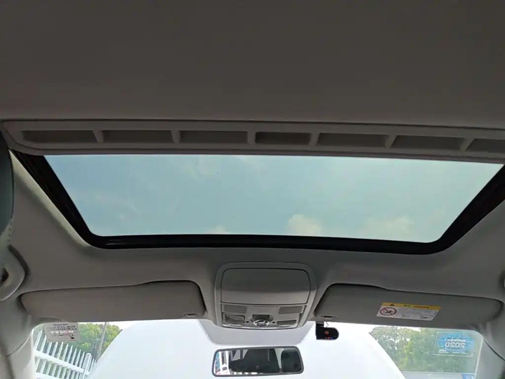Volkswagen Sagitar 2015 230TSI Automatic Comfort фото 25