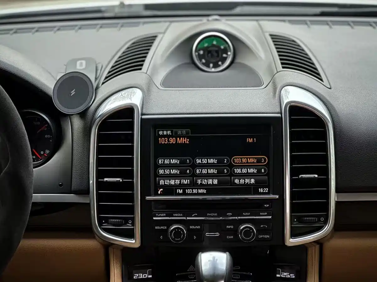 Porsche Cayenne 2015 Cayenne 3.0T фото 6