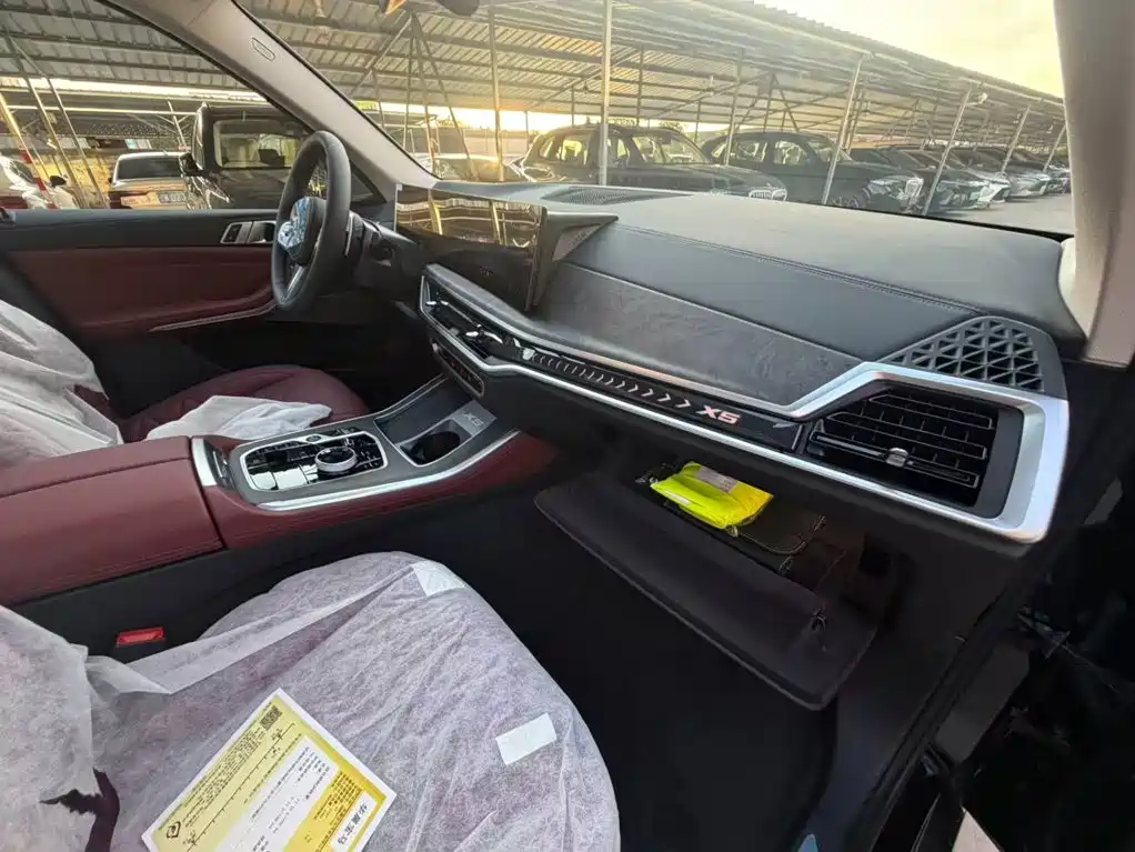 BMW X5 2026 2026 Facelift xDrive 30Li Exclusive M Sport Shadowline Package