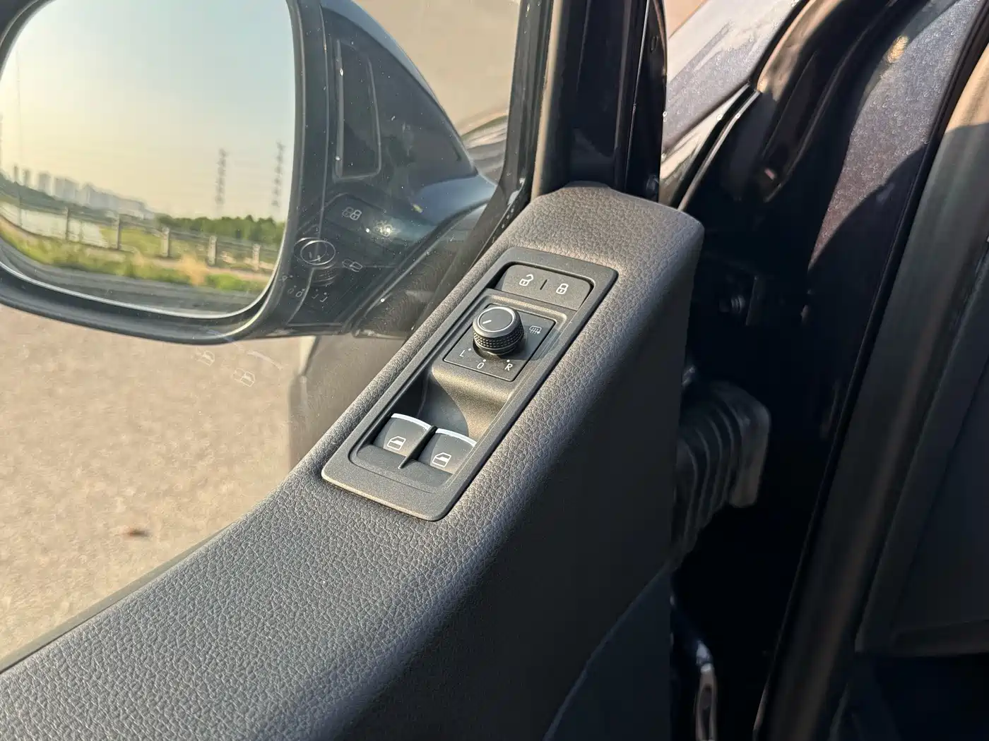 Volkswagen Multivan 2018 2017 2.0TSI AWD Premium Edition 7-Seater