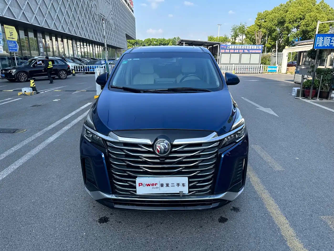 Buick GL8 2023 Land Business Class 652T Luxury фото 2