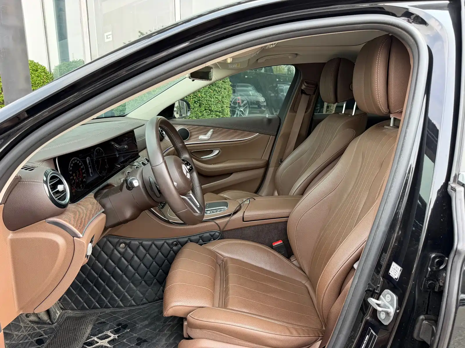 Фото 8 - Mercedes-Benz E-Class