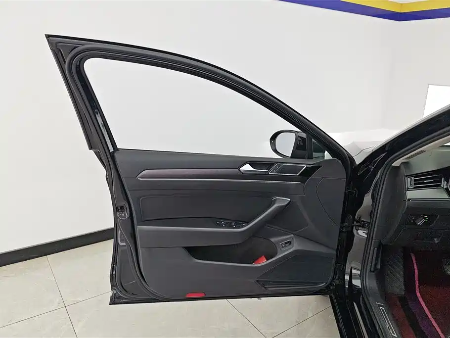 Volkswagen Magotan 2020 330TSI DSG Luxury фото 7