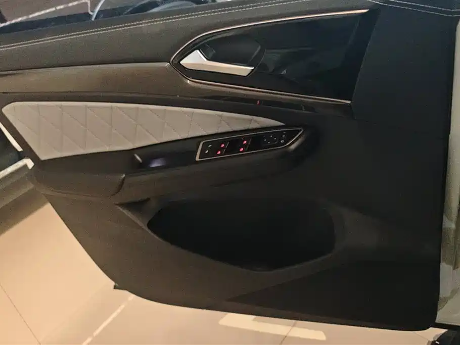 JETTA VS7