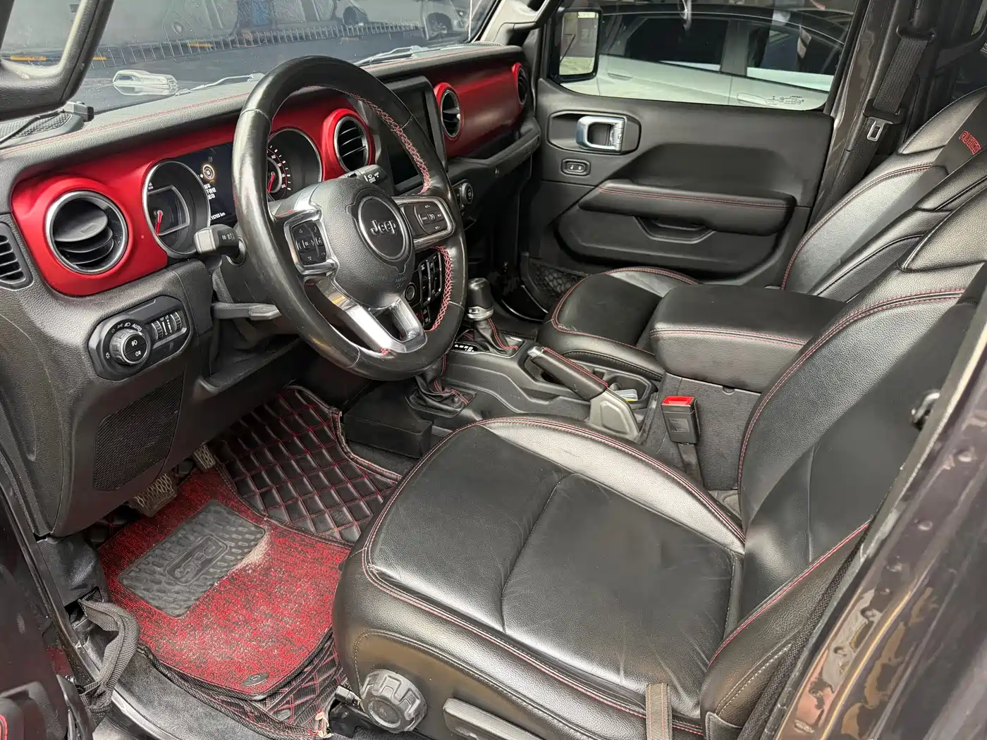 Photo 4 - Jeep Wrangler
