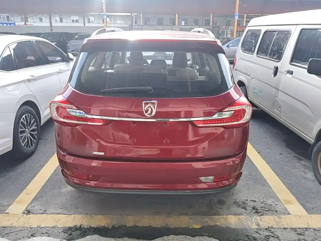 Baojun 310W 2018 2017 1.5L Manual Fashion Edition (China V)