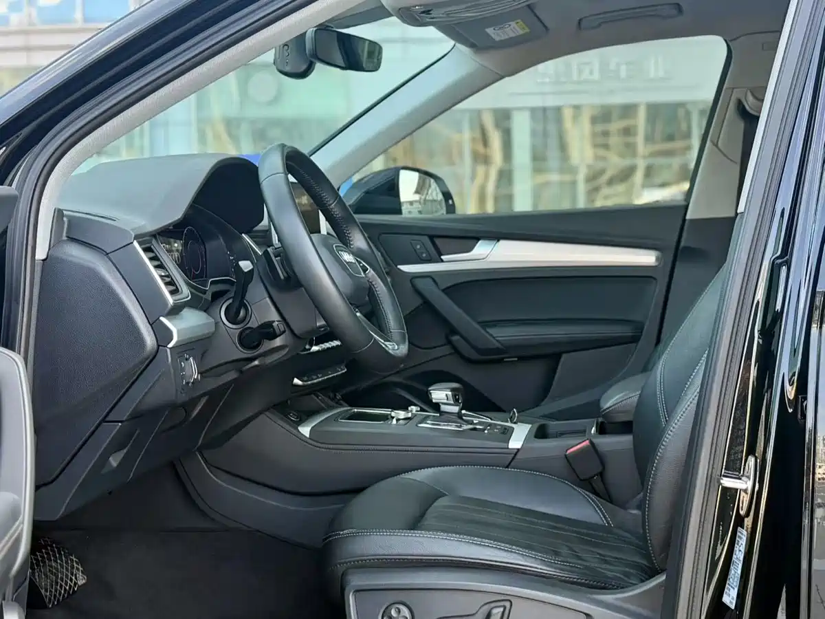 Audi Q5L 2020 Facelift 40 TFSI Honor Fashion фото 7