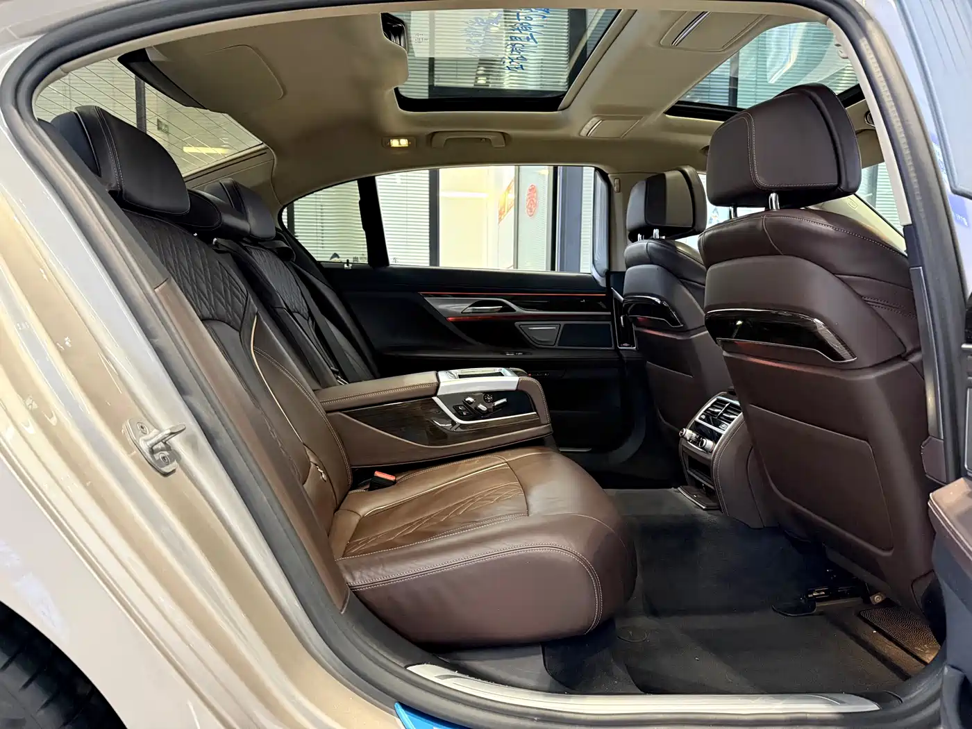 BMW 7 Series 2019 730Li Luxury Package фото 10