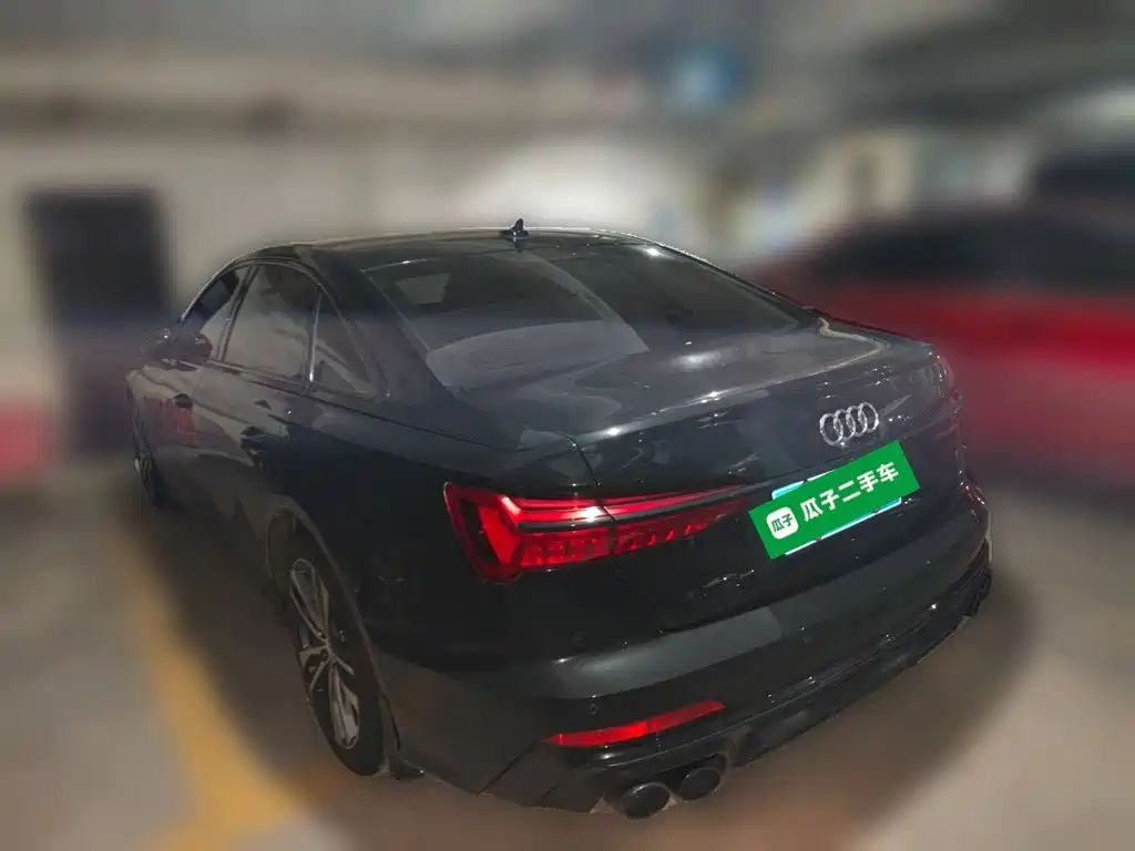 Фото 24 - Audi A6L