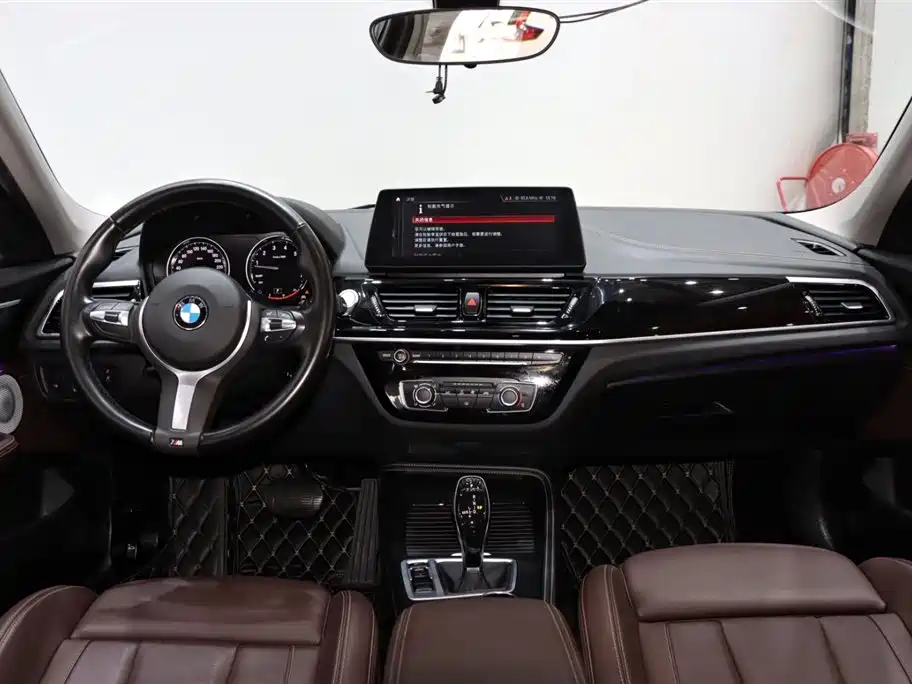 BMW 1 Series 2023 125i M Sport Shadow Edition фото 12