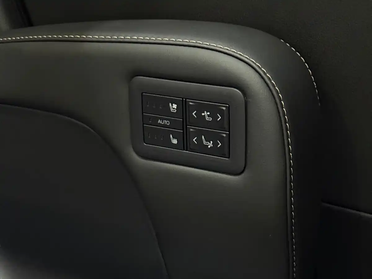 Toyota Alphard 2024 Hybrid 2.5L Ultimate Enjoyment Edition фото 16