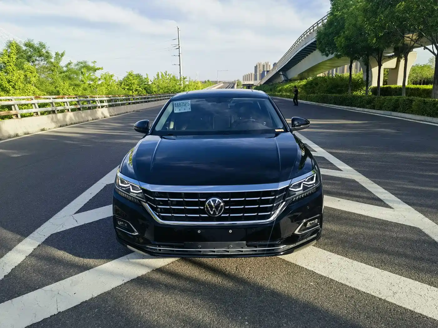 Volkswagen Passat 2020 Facelift 330TSI Luxury China VI фото 2