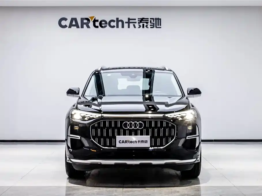 AUDI Q6 2024