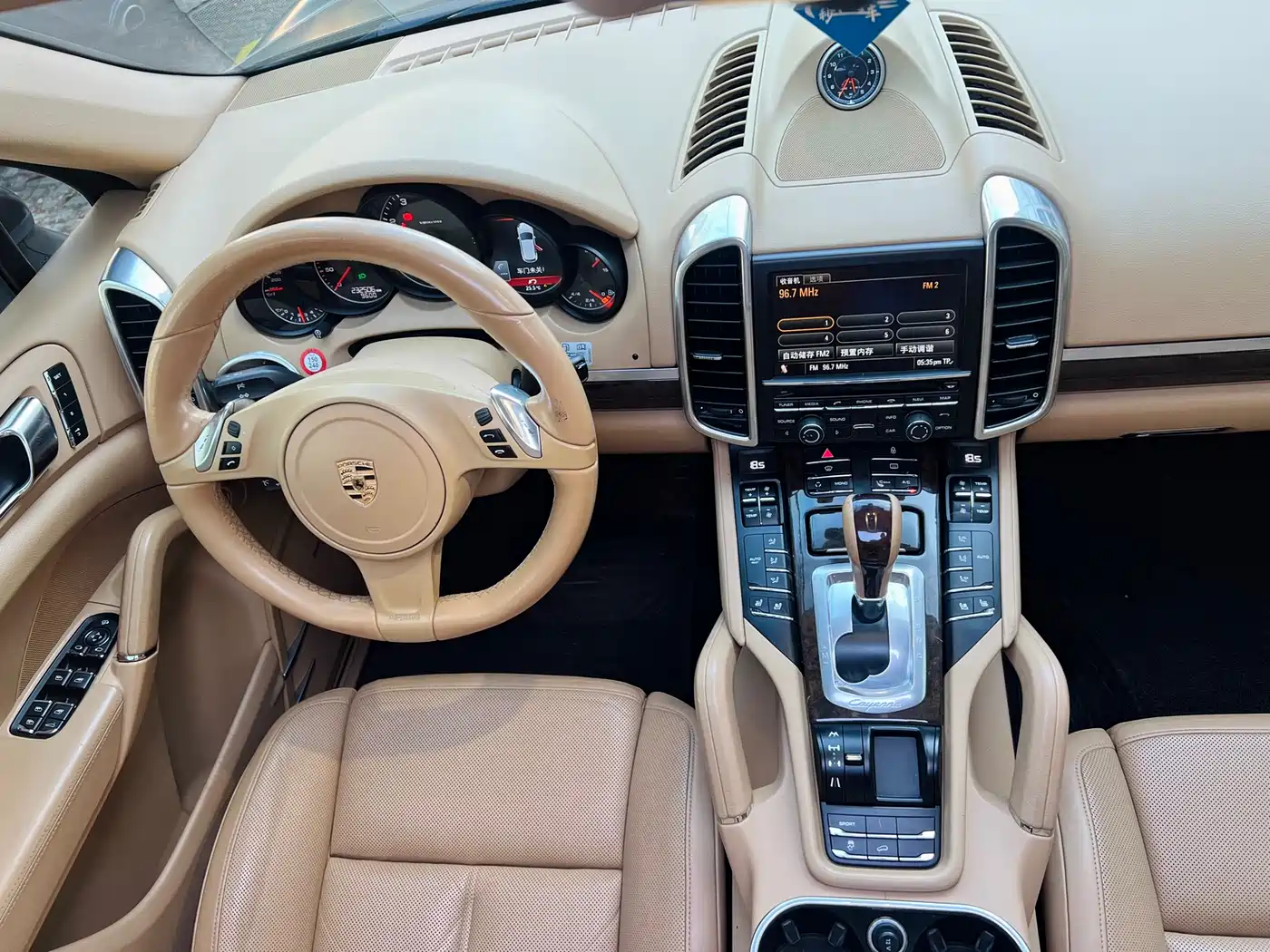 Porsche Cayenne фото 16