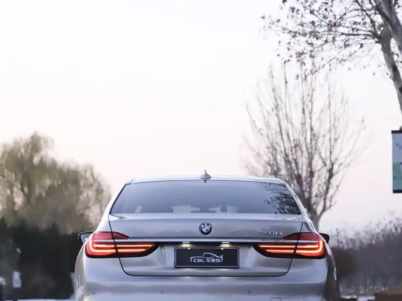 BMW 7 Series 2016 740Li Leading Edition фото 7
