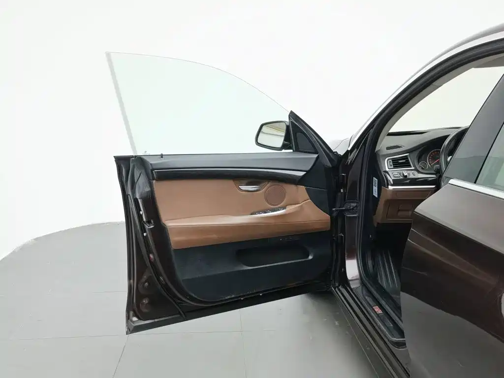 BMW BMW 5 Series GT 2015 535i xDrive 8