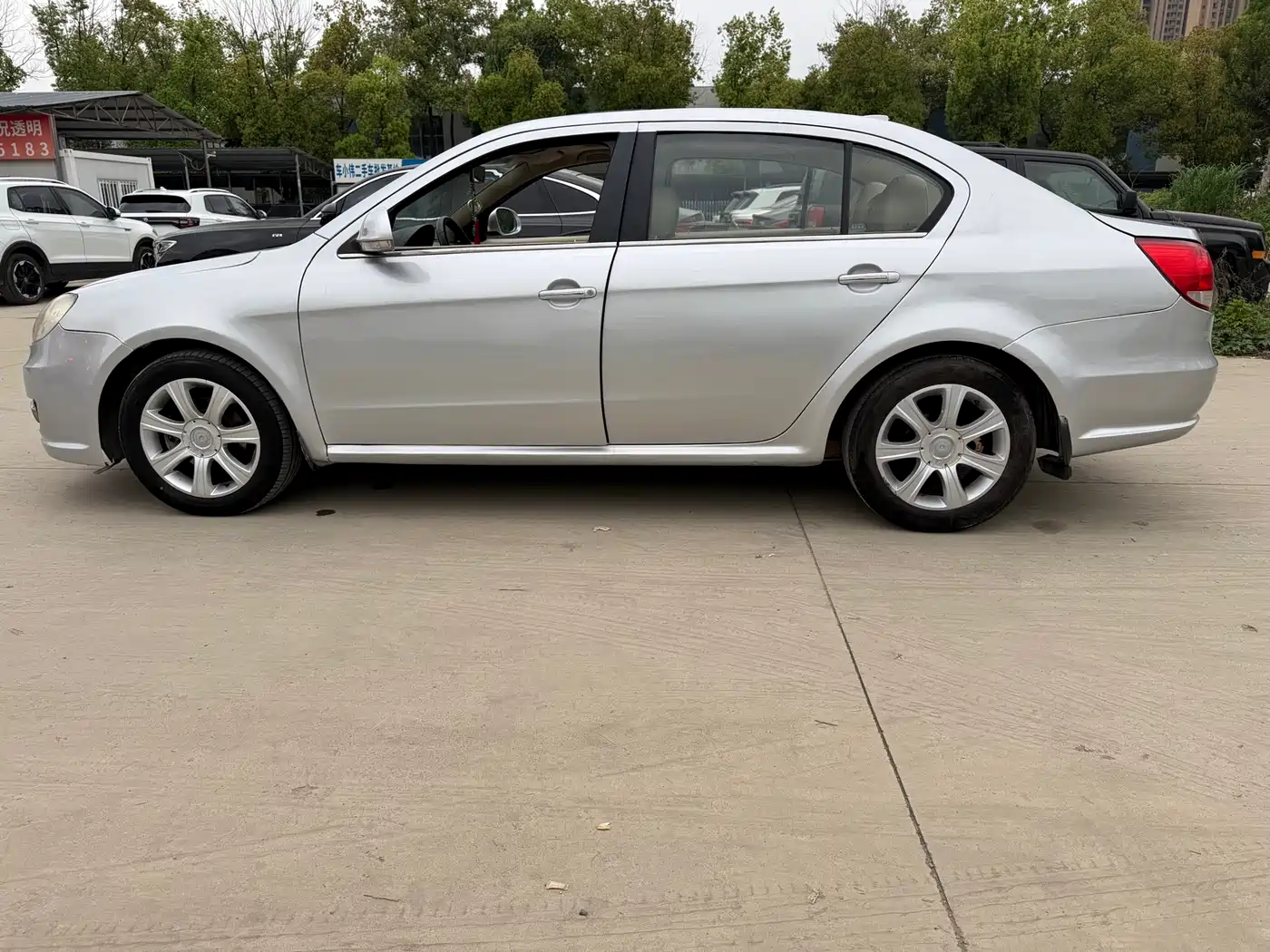 Volkswagen Lavida 2009 Model 2.0L Automatic PinYou Edition фото 4