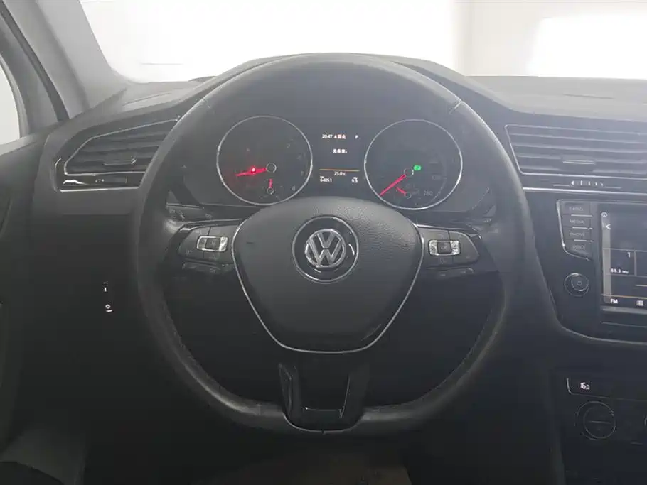 Volkswagen Tiguan L 2017 330TSI Automatic 2WD Luxury Edition фото 15