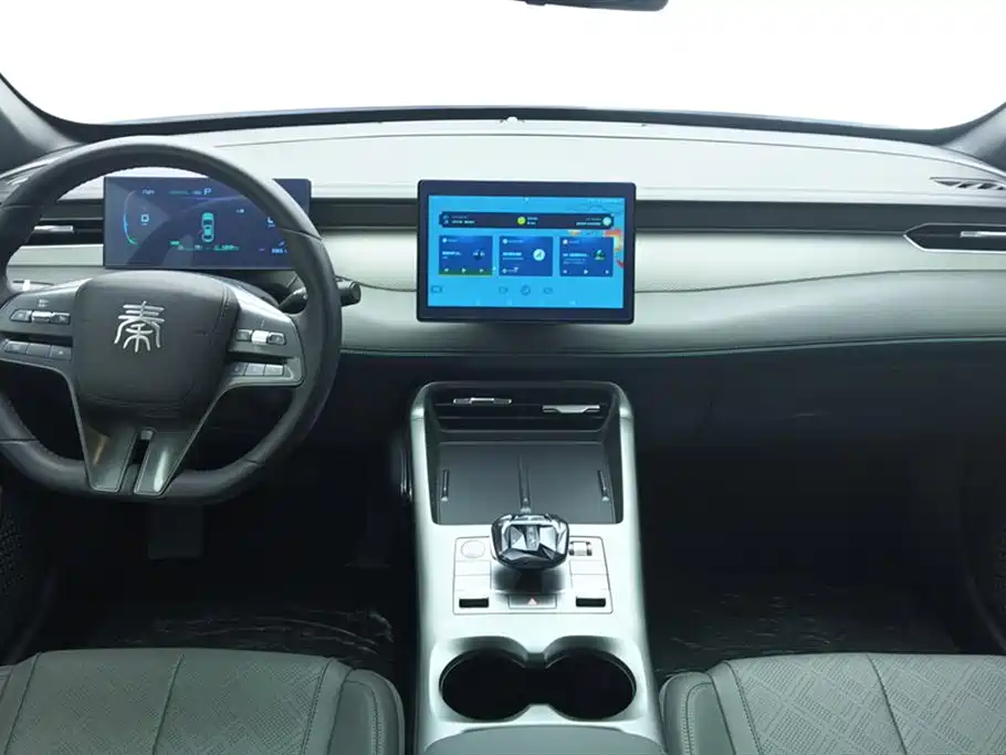 BYD Qin PLUS 2025 DM-i Smart Drive 55KM Leader фото 12