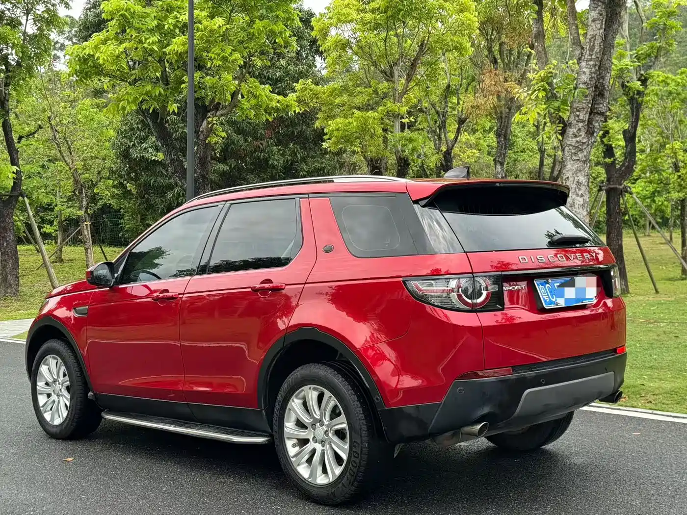 Land Rover Discovery Sport 2018 240PS SE Edition фото 6