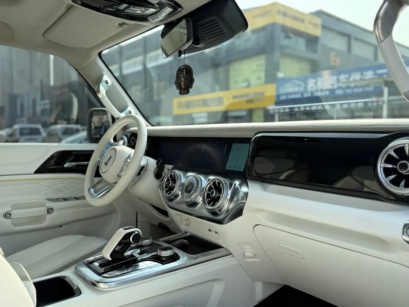 TANK CO CREATION TANK 300