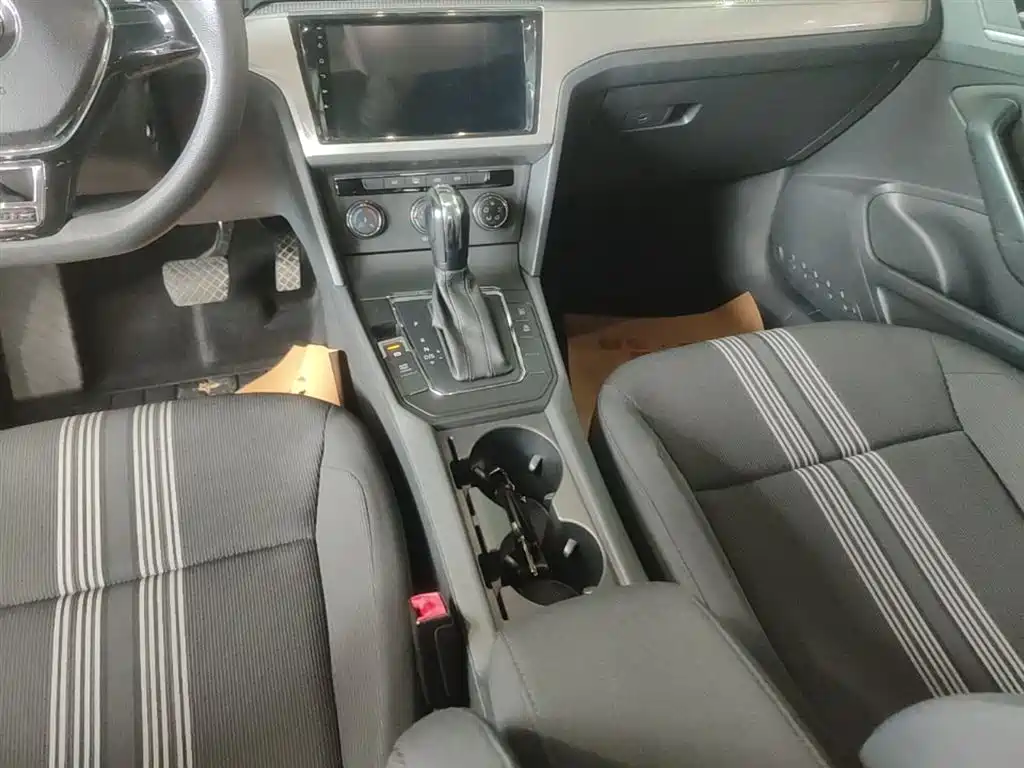 Volkswagen Lamando 2017 230TSI DSG Trend Edition фото 14