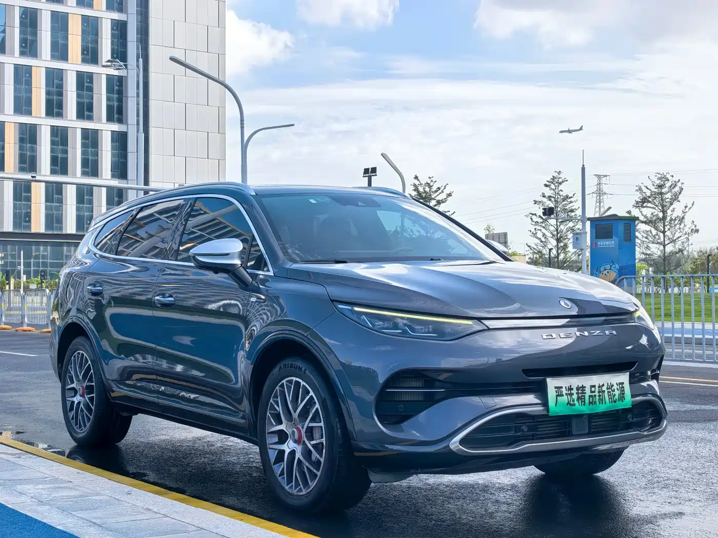 Denza X 2020 PHEV Classic Edition фото 3
