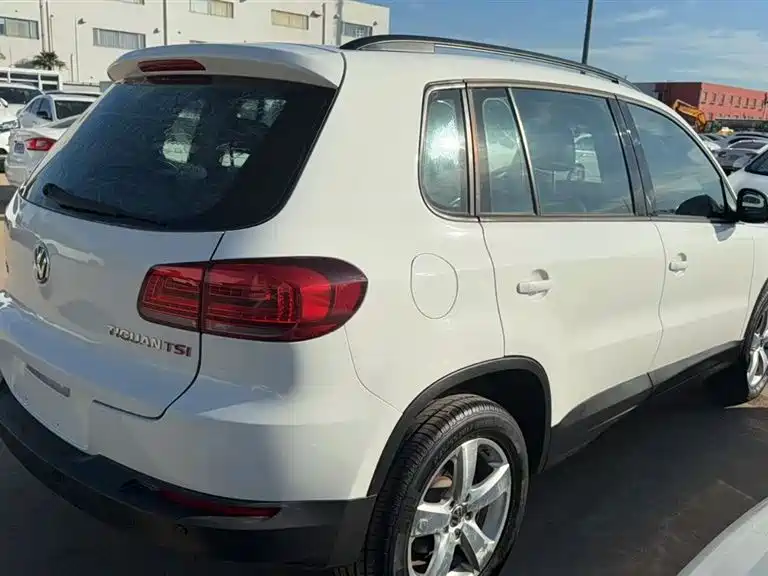 Volkswagen Tiguan 2013 1.8TSI Automatic 4WD Comfort Edition фото 8