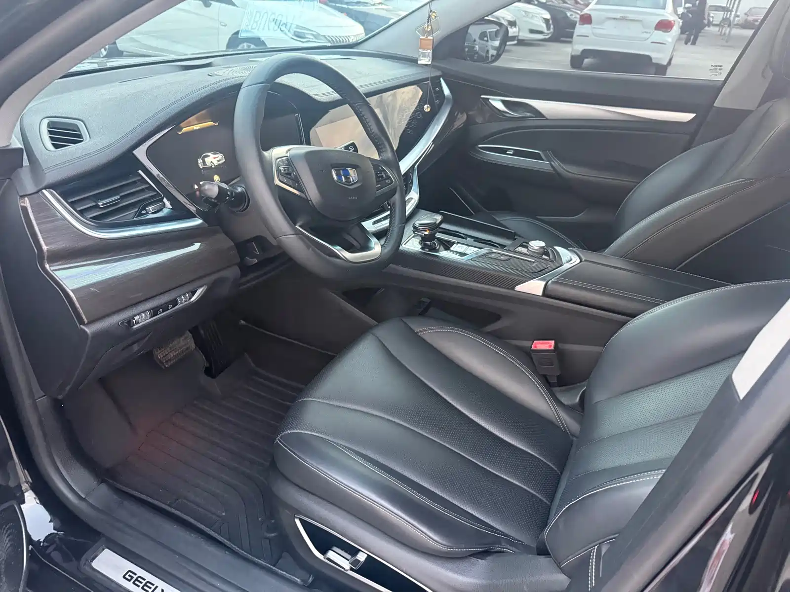 Фото 4 - Geely Borui
