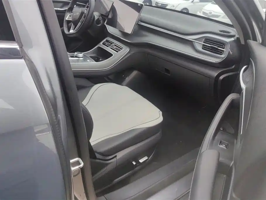 BYD Destroyer 05 2023 Champion Edition DM-i 120KM Honor фото 8