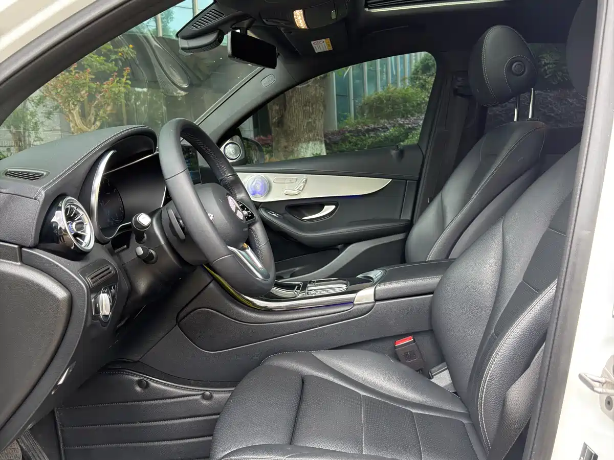 Mercedes-Benz GLC Coupe 2021 GLC 260 4MATIC Coupe SUV фото 9