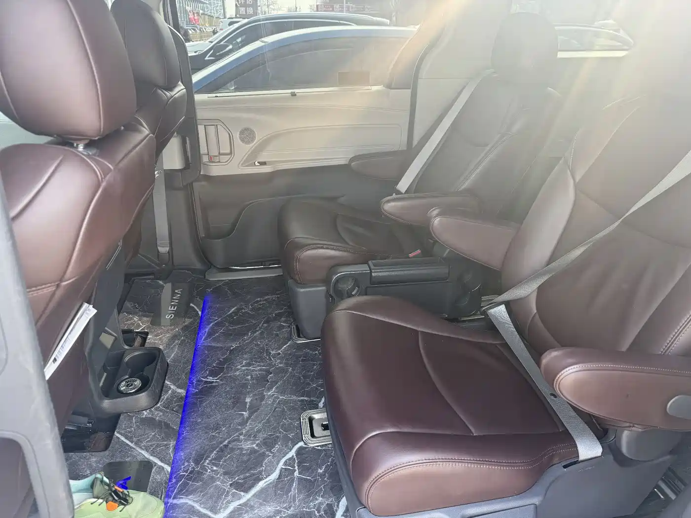 Toyota Sienna 2023 2.5L Hybrid Comfort Edition фото 6