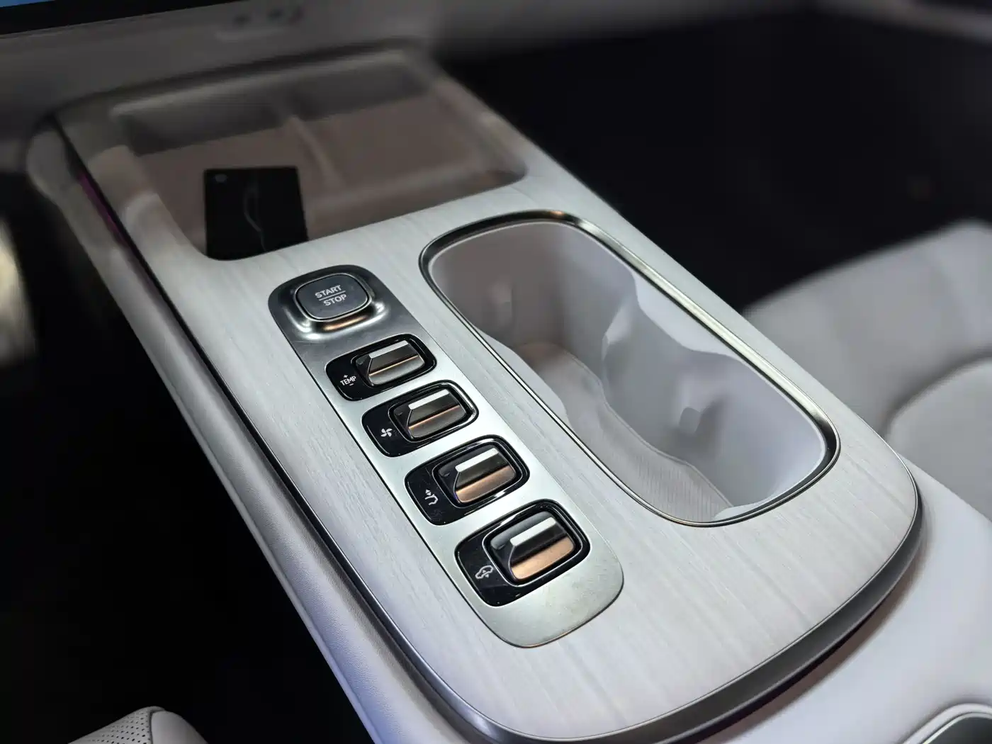 Xiaomi Auto Xiaomi SU7 2024 AWD Extended Range Advanced Smart Driving Max Edition фото 8