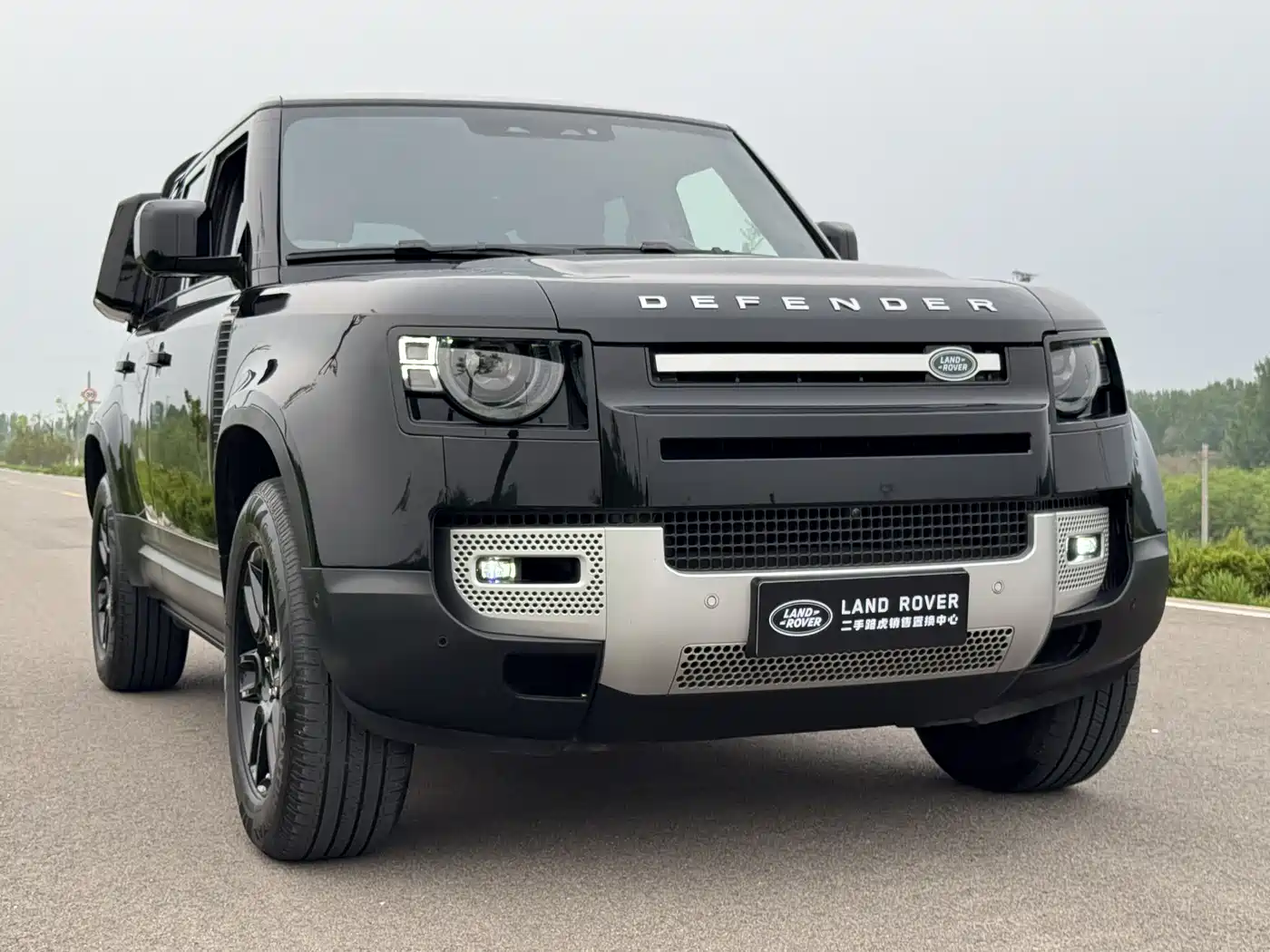Land Rover Defender 2020 Model 110 P400 SE фото 2