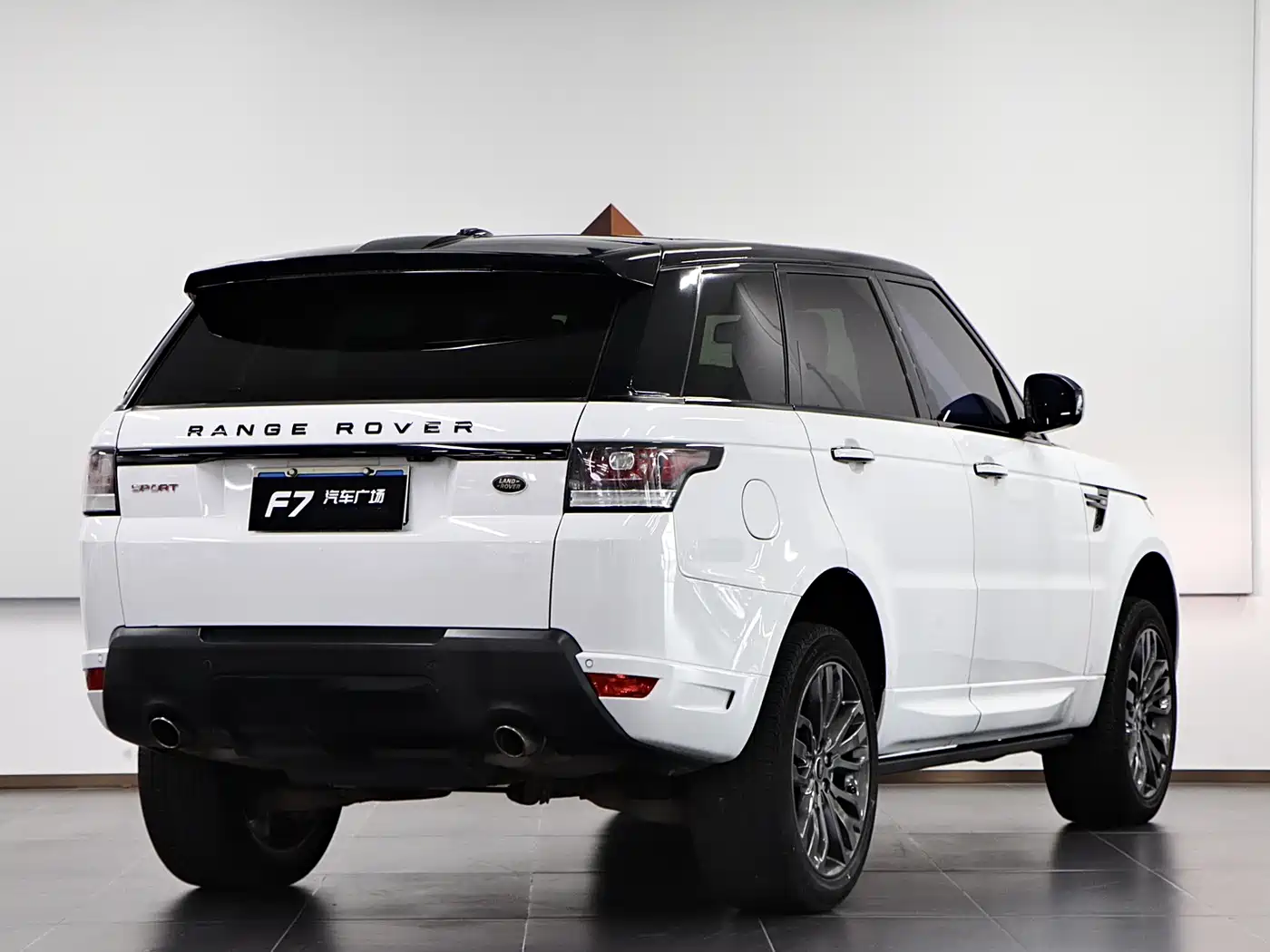 Land Rover Range Rover Sport 2016 3.0 SC V6 HST фото 6