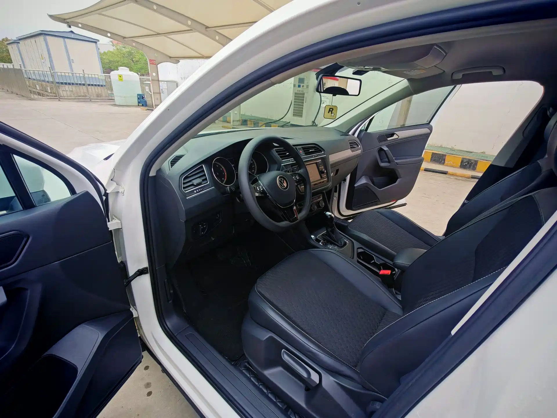 Фото 7 - Volkswagen Tiguan L