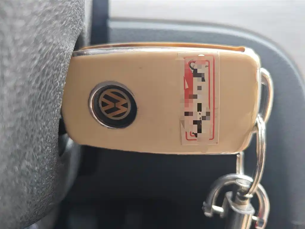 Volkswagen Lavida 2013 1.6L Manual Comfort Edition фото 12