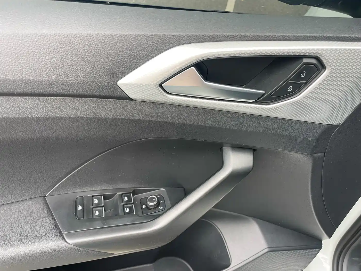 Volkswagen Tanying 2021 1.5L Automatic Smart Connect Edition фото 11