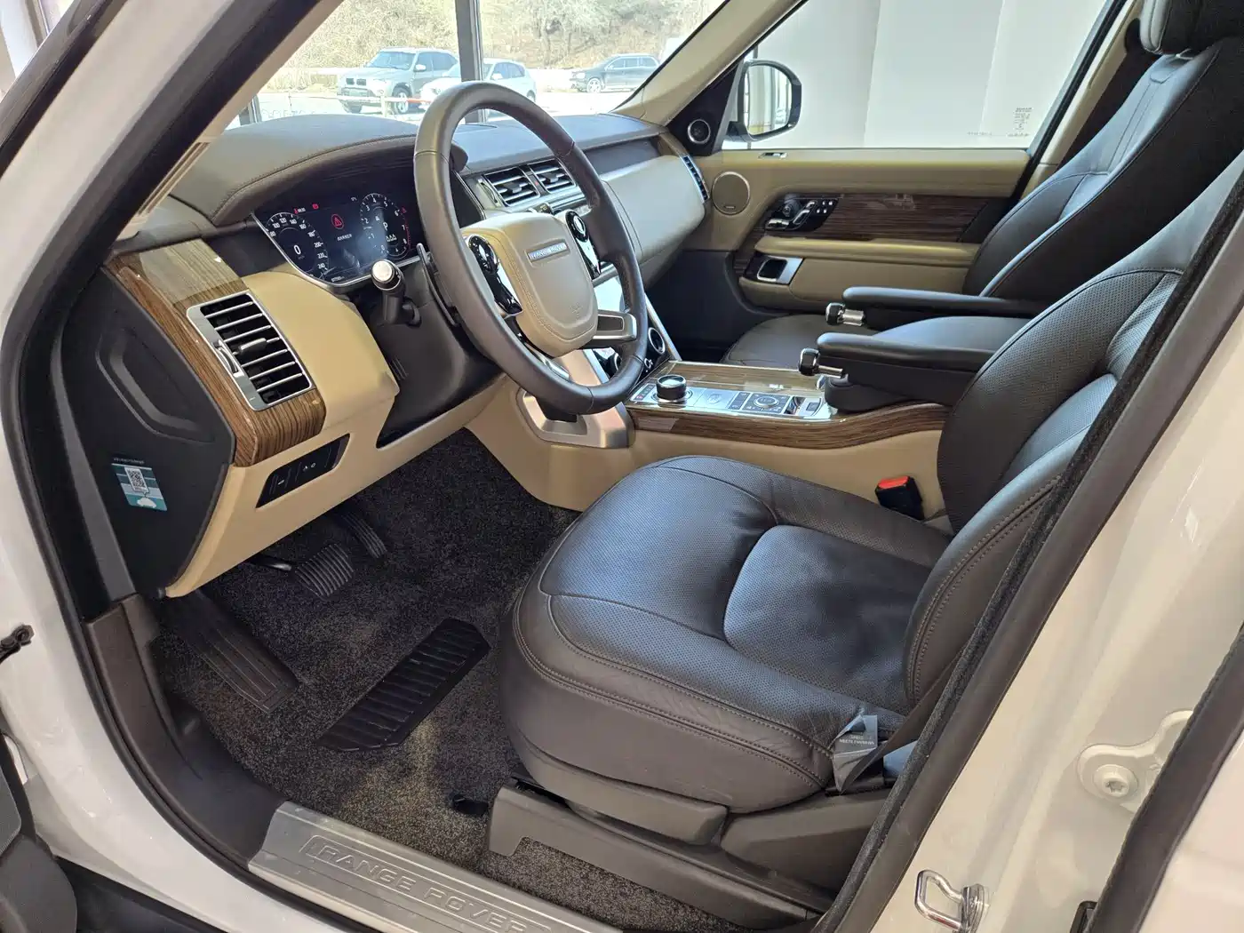 Land Rover Range Rover 2019 3.0 SCV6 Heritage Edition фото 9