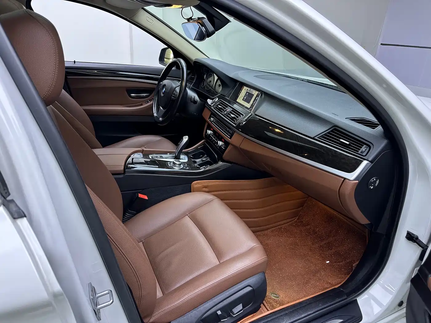 BMW 5 Series 2017 525Li Leading Edition фото 12