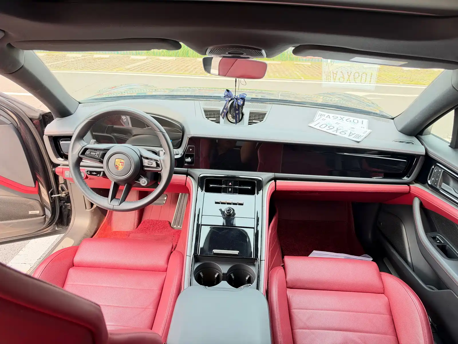 Photo 8 - Porsche Panamera