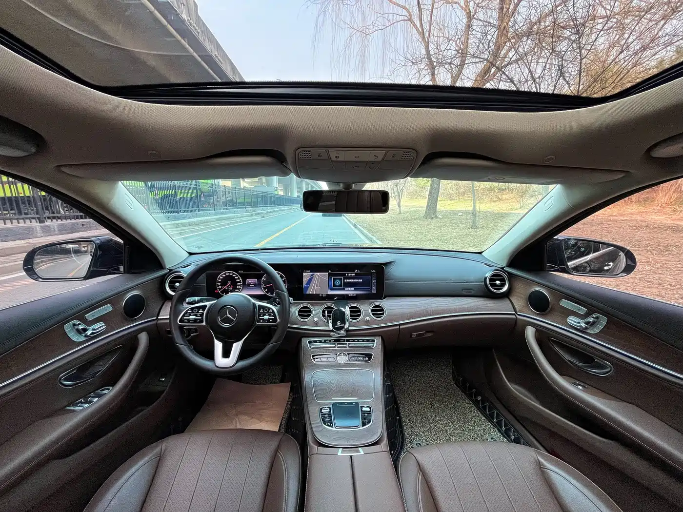 Mercedes-Benz E-Class 2019 E 300 L Fashion фото 18